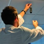 Un technicien installant la solution PureTech