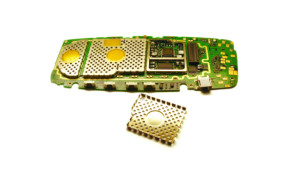 Vue du blindage électromagnétique d'un téléphone portable