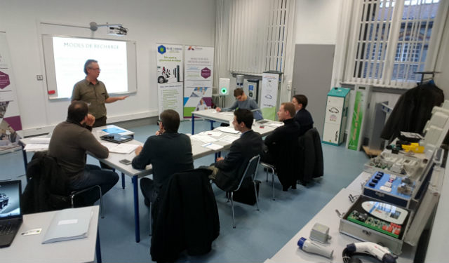 Qualifications et formations associées aux EnR et aux systèmes de performances énergétiques