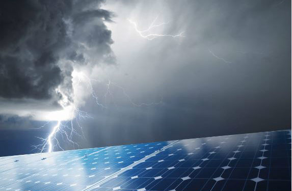 Installations photovoltaïques : bien se protéger contre la foudre