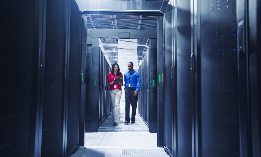 Datacenters : optimiser l’alimentation sécurisée, l’urbanisation et le refroidissement avec l’arrivée de l’IA